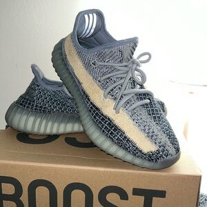 Yeezy boost 350 men’s 7.5, women’s 8.5